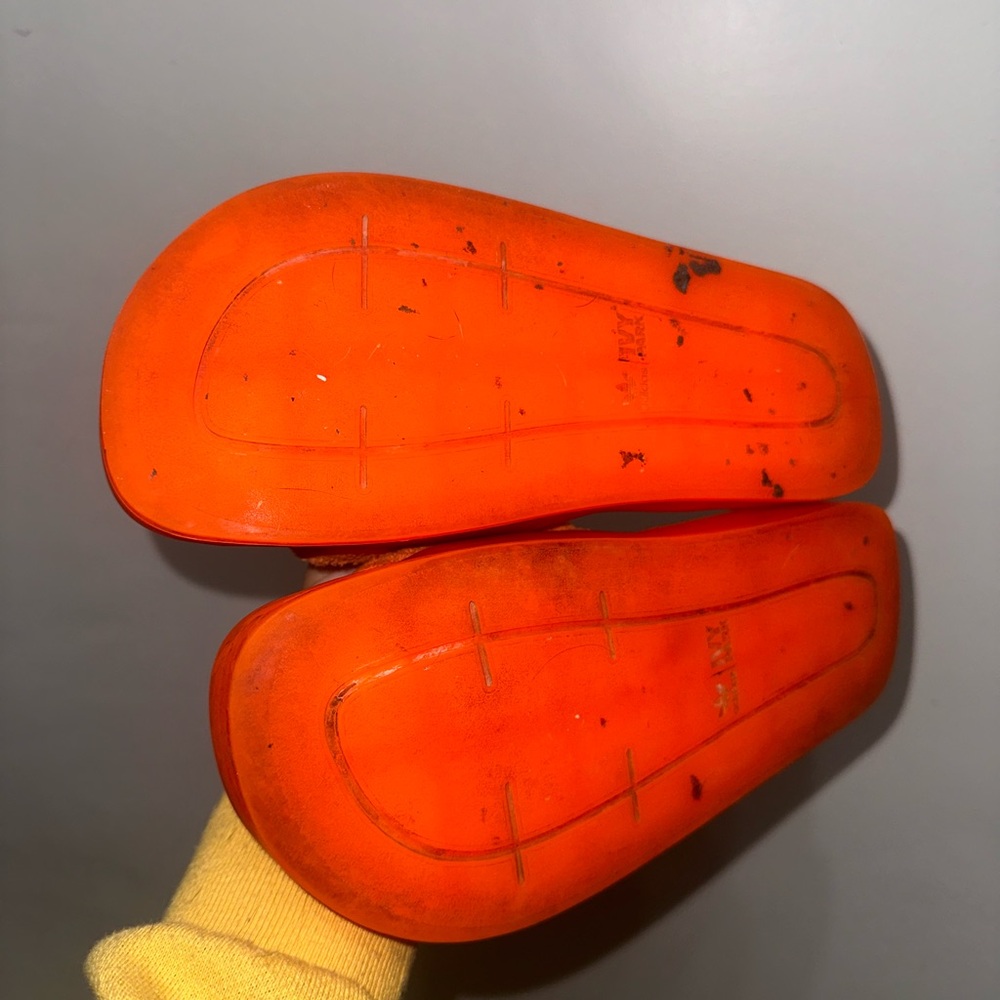 Adidas x Beyoncé Ivy Park ‘Screaming Orange’ (GX1196) Slides Size: 4 - Picture 9 of 9